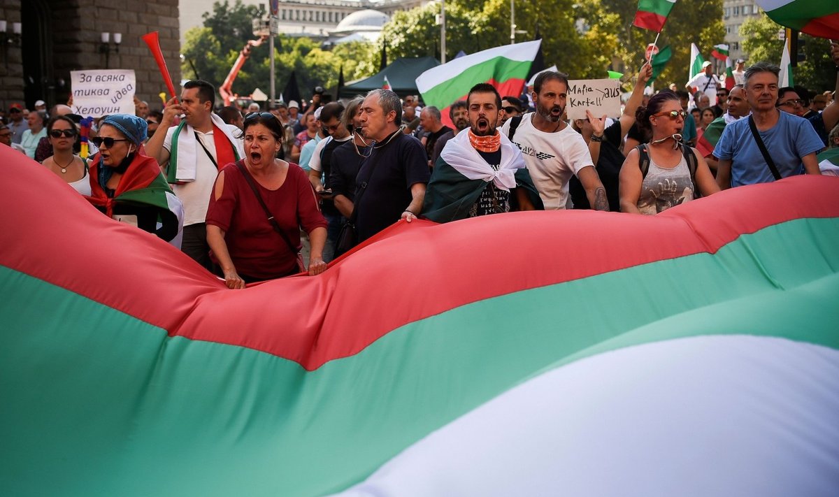 Bulgarijos sostinėje šimtai protestuotojų reikalauja vyriausybės atsistatydinimo