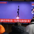 Šiaurės Korėja paleido įtariamą balistinę raketą į jūrą