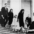 Išviešintos purvinos Johno F. Kennedy žmonos šeimos paslaptys