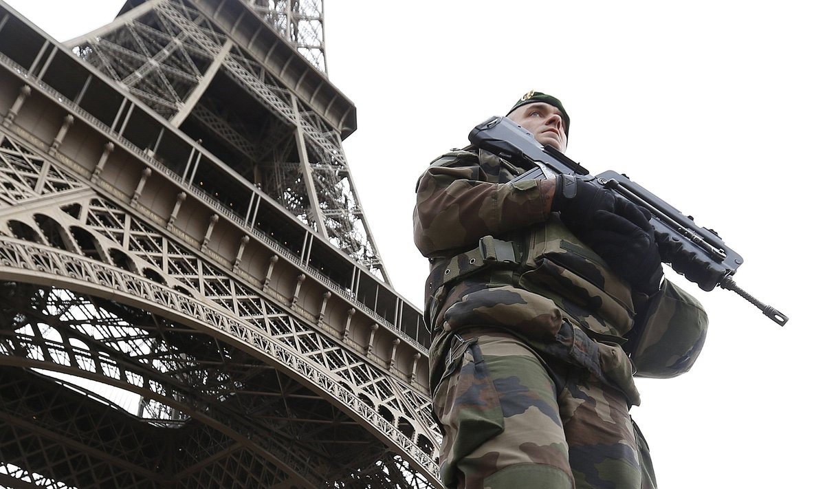 Paryžių sukrėtė teroro išpuolių virtinė