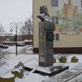 Памятник Донелайтису в Гусеве поврежден из-за мороза и влажности