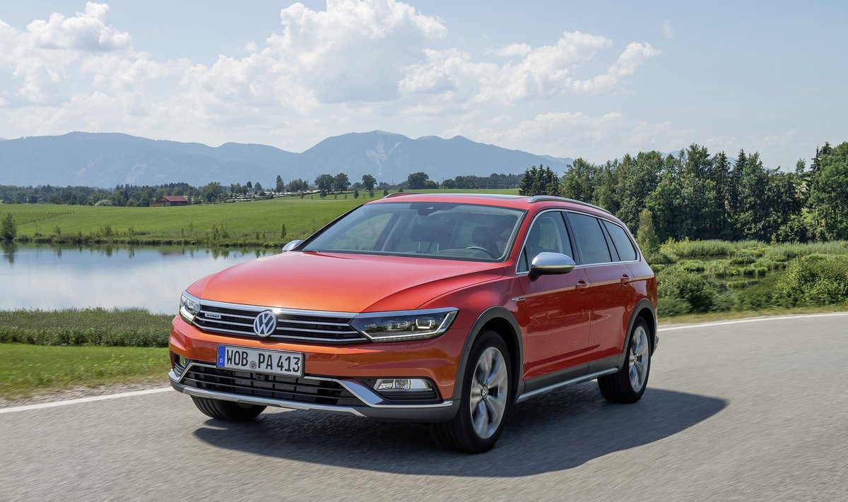 Naujasis „Volkswagen Passat Alltrack“