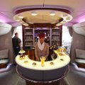 Interneto žvaigždė keliavo „Emirates“ lėktuvu: tai lyg viešbučio kambarys