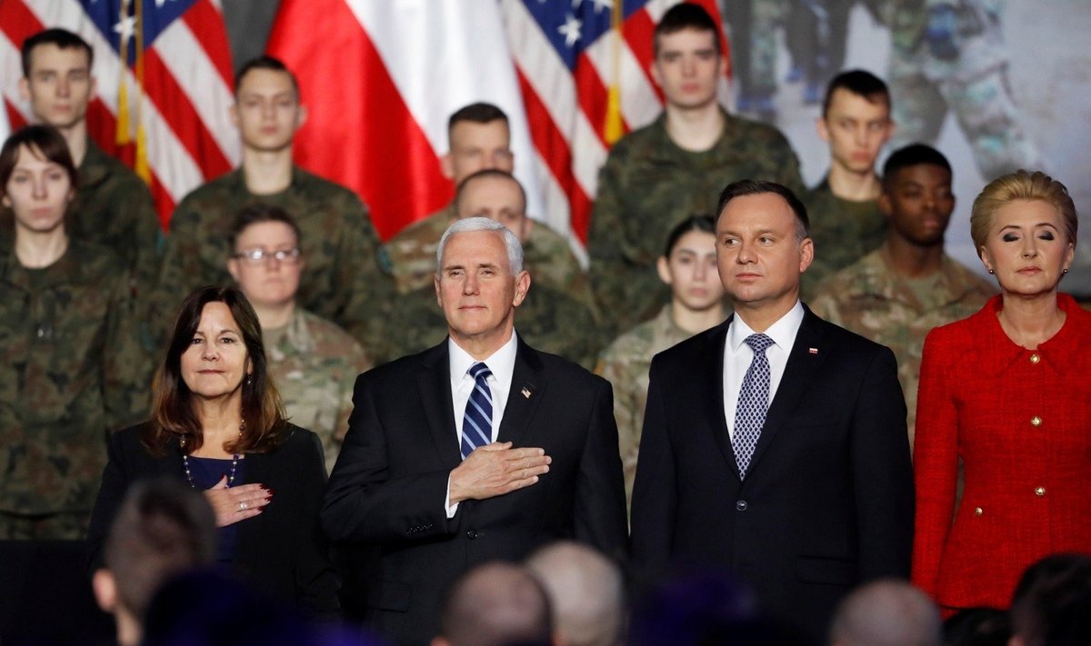 JAV viceprezidentas Mike'as Pence'as ir Lenkijos prezidentas Andrzejus Duda