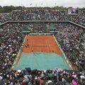 R.Nadalis pirmavo prieš N.Djokovičių, tačiau Prancūzijos čempionato finalas sustabdytas dėl lietaus