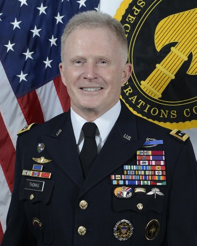 JAV specialiųjų pajėgų vadas, generolas Raymondas A. Thomasas