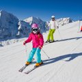 Būtinos taisyklės norintiems saugiai slidinėti su vaikais