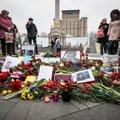 СМИ: цветы и фотографии с места убийства Немцова убрали по приказу вице-мэра Бирюкова