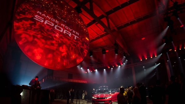 Naujasis „Range Rover Sport“ pristatytas užburiančios atmosferos renginyje