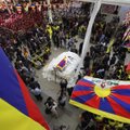 Tūkstančiai susirinko į susideginusio tibetiečio laidotuves