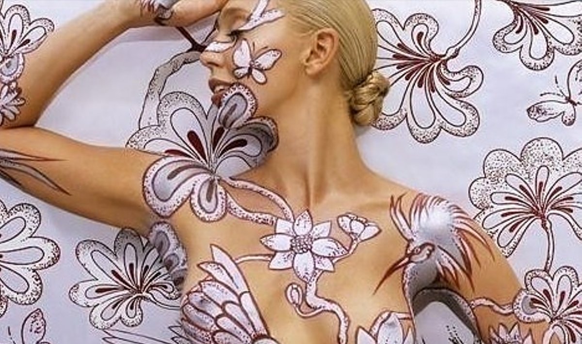 Dizainerės Emma Hack piešiniai ant kūno