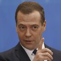 Медведев предложил подумать об экспортных возможностях российских автомобилей