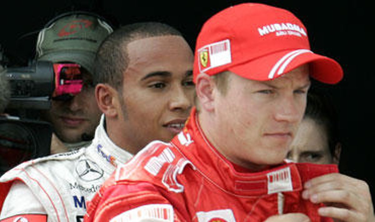 Kimi Raikkonen ir Lewis Hamilton