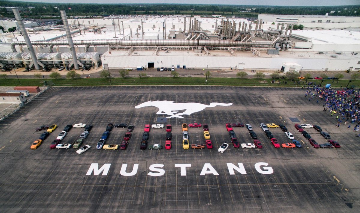 "Ford" pagamino 10 mln. "Mustang"