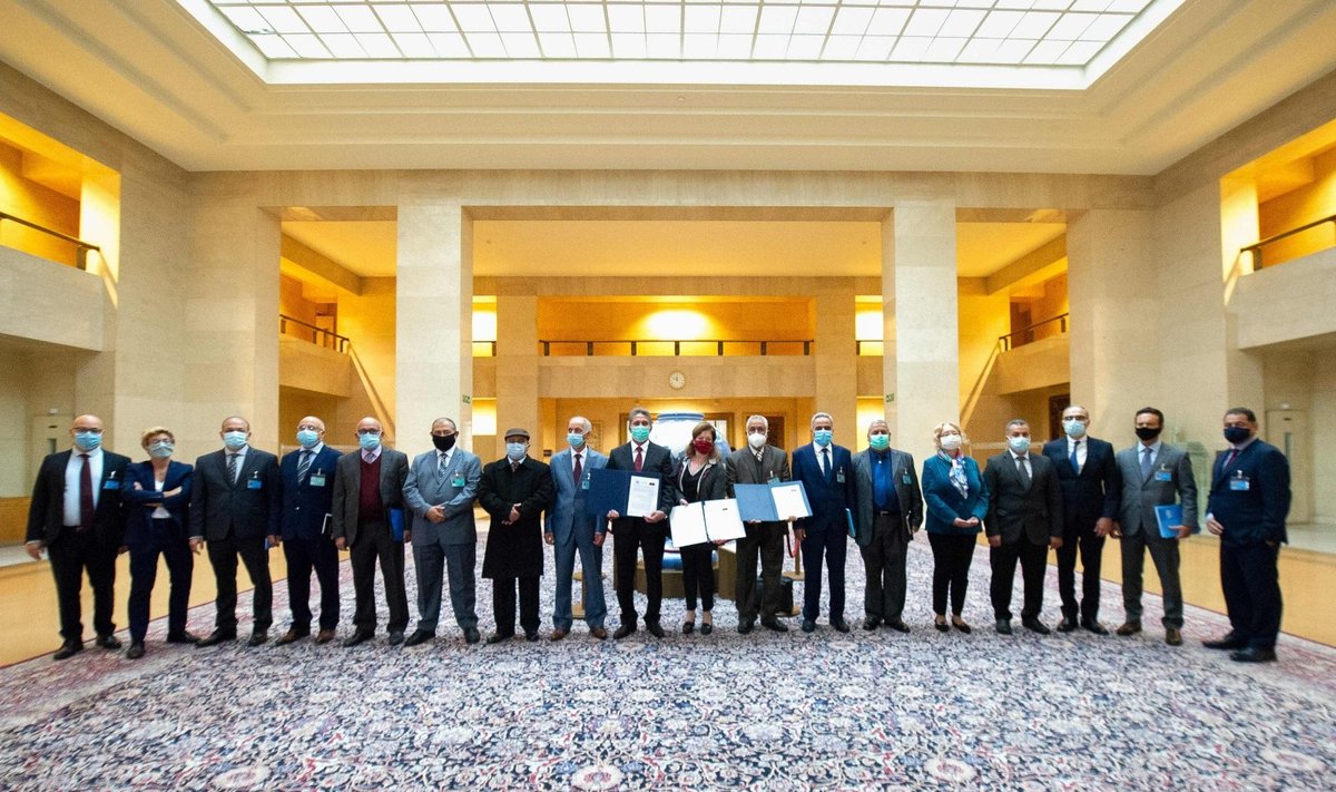 Libijos delegatai Ženevoje rinks laikinuosius šalies lyderius