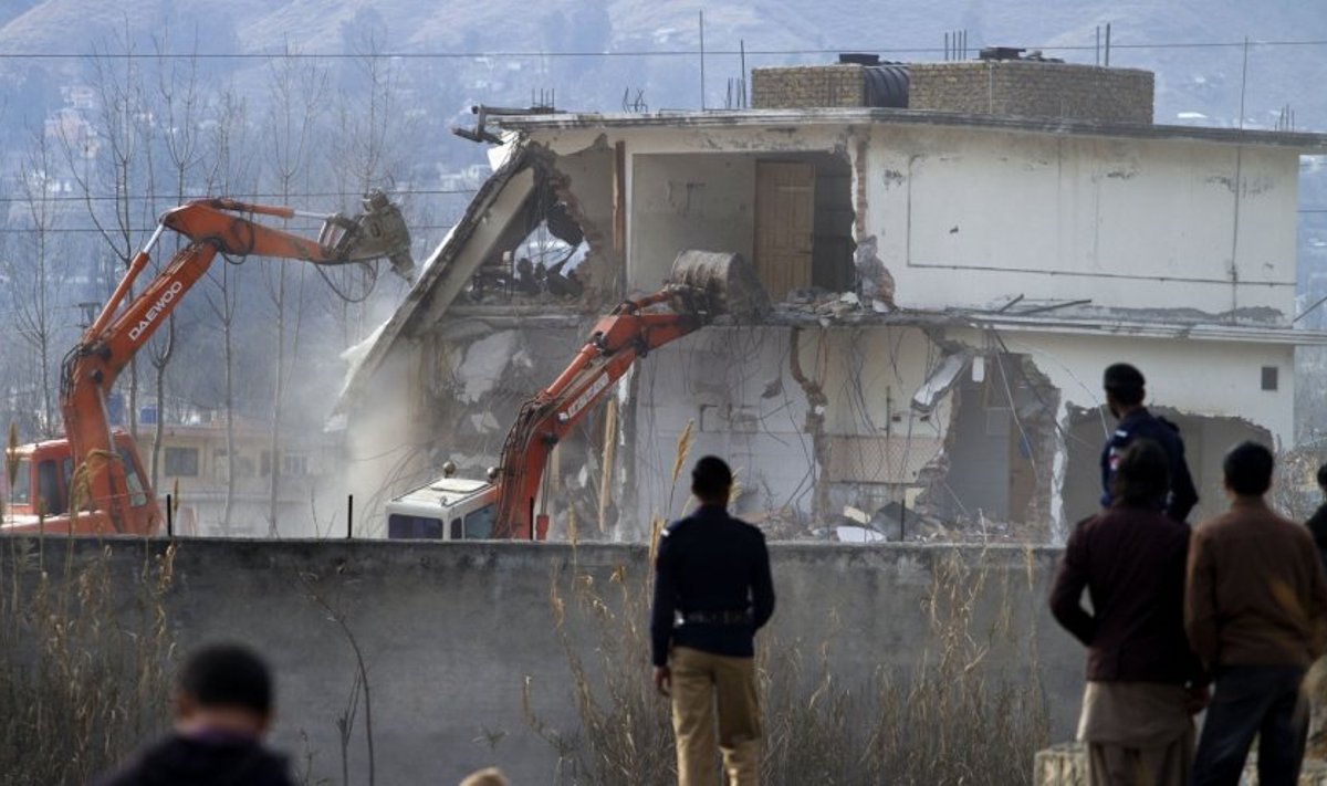 Pakistane griaunamas namas, kuriame slėpėsi O.bin Ladenas