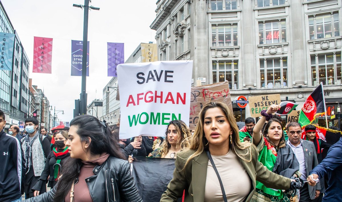 Londone vyksta protestas prieš Talibano valdžią Afganistane