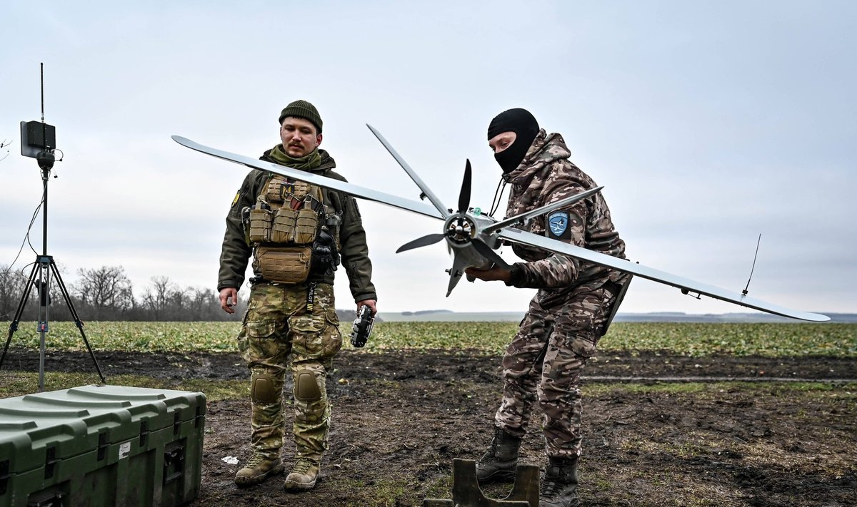 Ukrainos kariai paleidžia droną