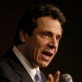 Dar vienas demokratas: apie įtartiną siuntinį prabilo ir Niujorko gubernatorius