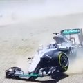Drama „Formulėje-1“: L. Hamiltonas trenkėsi į N. Rosbergą, abu „Mercedes“ pilotai – eliminuoti