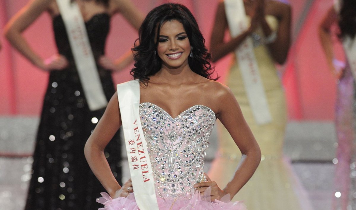 "Mis Pasaulis 2011" nugalėtoja venesuelietė Ivian Lunasol Sarcos Colmenares