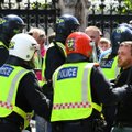 Nepaisydami policijos įspėjimų, Londono centre susirinko kraštutinių dešiniųjų aktyvistai