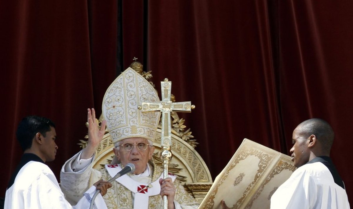 Popiežius Benediktas XVI Velykų sekmadienį aukojo mišias