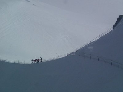 Alpinistai J. Survila, A. Bazys ir P. Jakutavičius