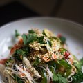 Lengvai vakarienei – greitos ir kaskart vis kitokios azijietiškos salotos