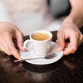Specialistai perspėja, kodėl nevalia gerti kavos tuščiu skrandžiu