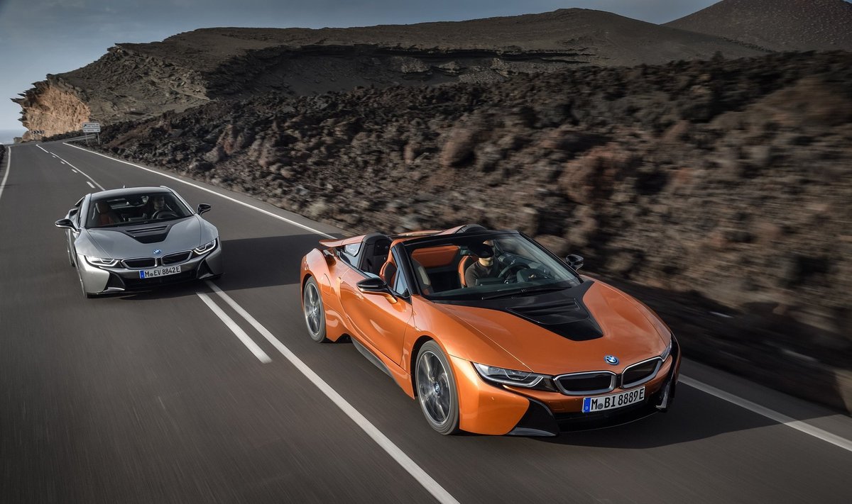 "BMW i8 Roadster" ir "BMW i8 Coupe"