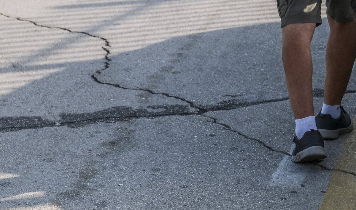 Flegrėjos laukų apylinkės prie Neapolio sukrėtė 1100 žemės drebėjimų. 