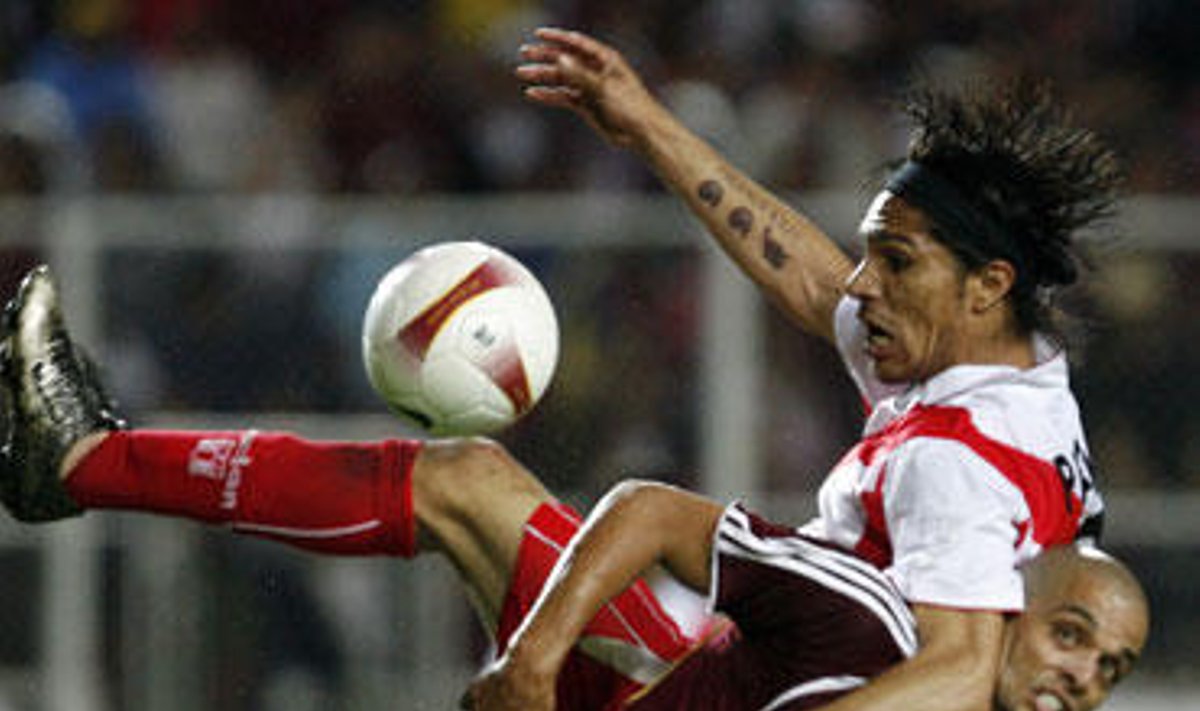 Venesuelos  (tamsūs m.) ir Peru futbolo rinktinių dvikova