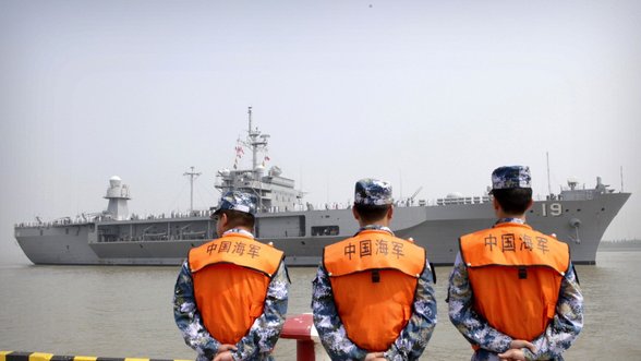 JAV kaltina Kinijos karinį jūrų laivyną „nesaugiais ir neprofesionaliais“ veiksmais