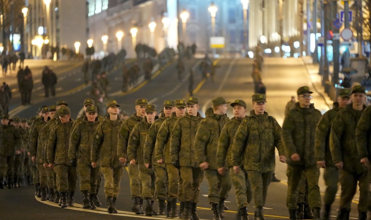 Kariai Maskvoje ruošiasi kariniam paradui gegužės 9