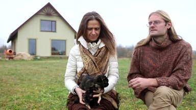 Pusę pasaulio apkeliavusi šeima ramybę rado lietuviškoje ekologiškoje gyvenvietėje