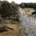 На белорусско-польской границе мигранты атаковали пограничников камням: одного из офицеров ранили
