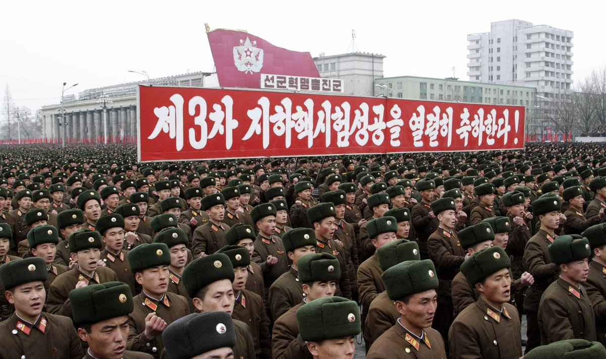 Šiaurės korėjiečiai demonstracijomis pažymi branduolinį bandymą