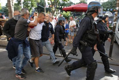 Policija areštuoja lenkų faną