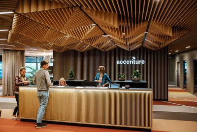 „Accenture“ Rygos biuras