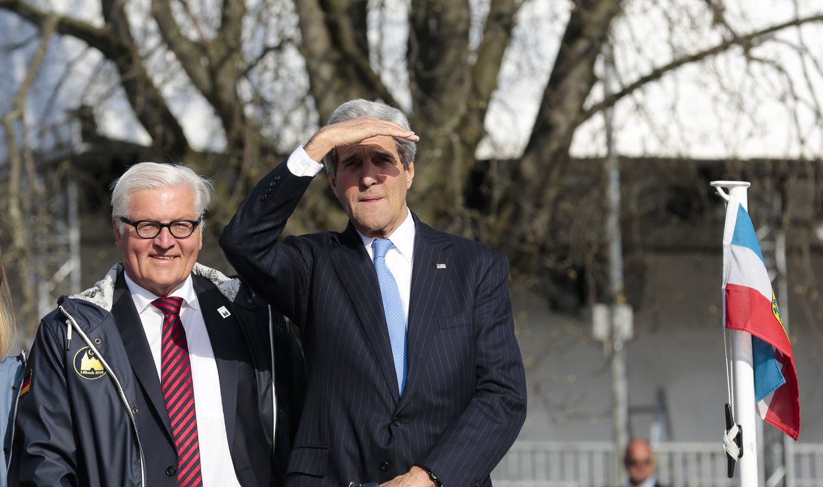  J. Kerry, F.W. Steimeieris G7 susitikime Liubeke