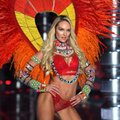 Prieš mėnesį „Victoria's Secret“ podiumu žengusi Candice Swanepoel laukiasi: nuotrauka primena detektyvą