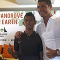 "Спортинг" подписал контракт с выжившим в цунами индонезийским мальчиком