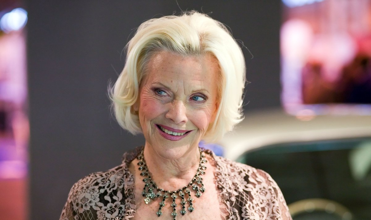 Honor Blackman