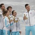 Olimpinį auksą iškovoję rusų čiuožėjai nesulaukia medalių – ceremonija atidėta dėl vieno dopingo testo