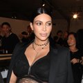 K. Kardashian net būdama nėščia nevengia apsinuoginti