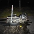 Vilkaviškyje motociklas nulėkė nuo kelio, aštuoniolikmetis vairuotojas žuvo