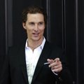 Fotografai užfiksavo vėl gerokai pasikeitusį M. McConaughey: su peruku ir ūsais aktorius lyg visai kitas žmogus