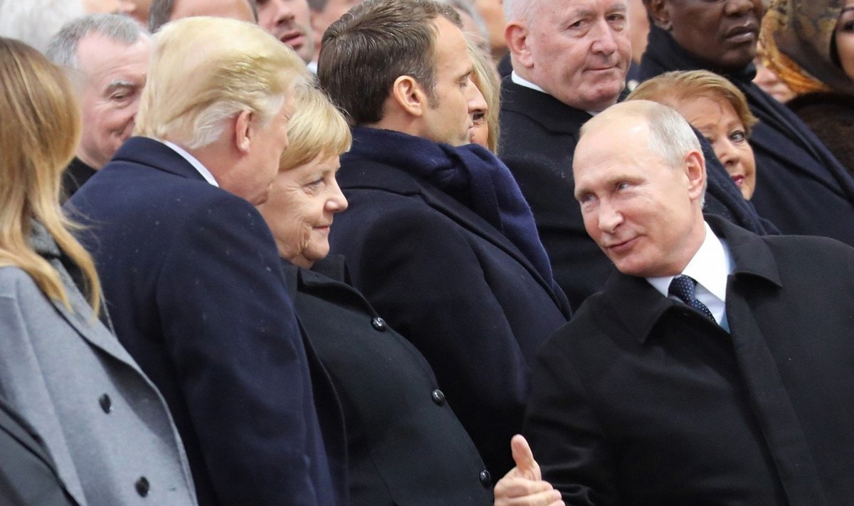 Putinas Paryžiuje kalbėjosi su Trumpu