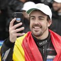 F1 žvaigždė Fernandas Alonso pakeitė profilį – ruošiasi Dakaro raliui su „Toyota“